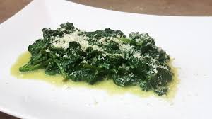La ricetta degli spinaci in padella è il modo semplice per gustare questi fantastici ortaggi come contorno, soprattutto quando sono freschi.teneri e delicati sono pronti in pochi minuti e mantengono al meglio le loro caratteristiche organolettiche. Spinaci Burro E Parmigiano Foodvlogger Youtube