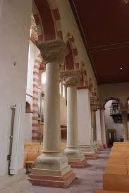 Bishop bernward was presented with a splinter of the holy cross in gratitude for his services. Geschichtstouren Hildesheim St Michaelis