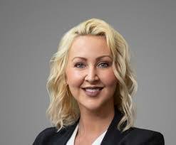 Stacie Bennett's Instagram, Twitter & Facebook