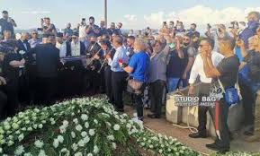 Διαβάστε όλα τα άρθρα του star.gr σχετικά με το θέμα φιλιω πυργακη κηδεια 3tj1ilwe4xp Nm
