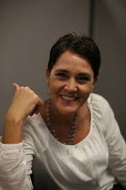 Sarah Deeds's Instagram, Twitter & Facebook