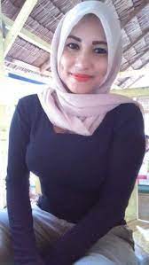 Mahasiswi jilboobs dibooking bule buat bayar kuliah. Jilboobs