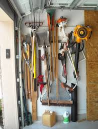 And speaking of storage, the way you put your weed eater away make a big difference, too. Venta String Trimmer Storage Hook En Stock
