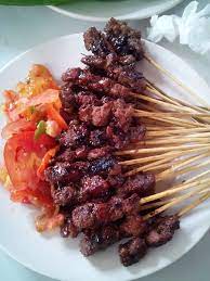 Sambal sate taichan sambal sate maranggi kecap sambal sate maranggi purwakarta sambal oncom bumbu olesan sate sapi. Sate Maranggi Sate Sapi Dengan Sambal Tomat Dan Cabai Rawit Segar Photo De Sate Maranggi Haji Yetty Purwakarta Tripadvisor