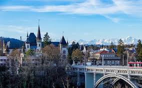 Bern, švýcarsko 32 hotelů, 5 apartmánů, 3 penzionů a 12 dalších možností ubytování hodnocení klientů 86% na základě 40,622 hodnocení. Architektura Budova Most Historicke Centrum Hlavni Mesto Zimni V Centru Mesta Svetlo Bern Svycarsko Mesto Pikist