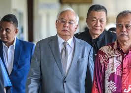 • bekas ketua pesuruhjaya suruhanjaya pencegahan rasuah malaysia (sprm), tan sri dzulkifli ahmad tiba di ibu pejabat sprm di menurut madinah, antara individu turut terbabit dalam pindaan itu termasuklah bekas ketua setiausaha sulit kepada bekas perdana menteri, tan sri shukry salleh. From Amhari To Mbz Who S Who In Macc S Najib Phone Recordings Video Malaysia Malay Mail