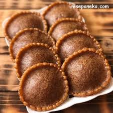 Buat isian kelapa dengan mencampurkan kelapa parut, gula merah, gula pasir, garam, daun pandan dan air ke dalam wajan. Gula Merah Untuk Membuat Kue Cucur Resep Kue Camilan Lengkap Resep Masakan Lezat Indonesia