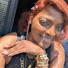 2 photos of the same dull woman. The thing is I wasn't always dull,I never  wanted to be dull, but all of a sudden I'm delighting in it. Reading about  all of