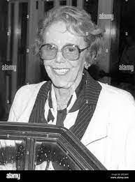 Lenore Donnelly's Instagram, Twitter & Facebook