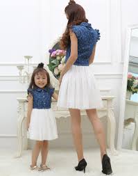 Io ne ho presi due per un matrimonio ed erano molto belli. Vestiti Da Madre Figlia Della Famiglia 2020 Di Estate Abiti Mamma E Figlia Vestito Di Corrispondenza Vestiti Blu Bianco Vestito Per I Bambini E Le Donne Mom And Daughter Dress Mother Daughter Dressesmatching Clothes