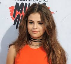 Hat the weeknd aktuell eine freundin? Trotz The Weeknd Selena Gomez Macht Gemeinsame Sache Mit Jude Law News Myheimat De