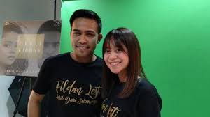 Berikut cuplikan syair nyanyian / teks dari lagunya: Penyanyi Dangdut Fildan Dan Lesti Trending Di Youtube Begini Lirik Lagu Dan Videonya Halaman All Tribun Pekanbaru