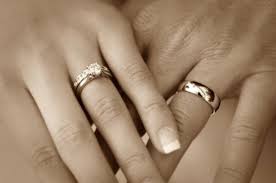 Lubang di tengah cincin diibaratkan sebagai pintu menuju kehidupan baru. Yang Artinya Memakai Cincin Di Ibu Jari Apa Arti Cincin Di Jari Kelingking Apa Arti Cincin Di Jari Tengah