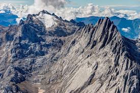 Gunung kerinci adalah gunung berapi tertinggi di indonesia dan asia tenggara. Cerita Info Dan Misteri 6 Gunung Tertinggi Di Asia Tenggara