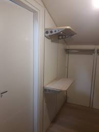 Con i pannelli, le scaffalature e gli accessori miria puoi creare armadi e armadiature con cui organizzare gli spazi in ogni stanza della casa o dell'ufficio: Pin Su Arredamento Mansarde