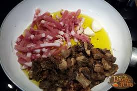 In passato vi avevo proposto anche io una versione di pasta boscaiola al forno. Tagliatelle Panna Funghi E Speck Ricette D Oro