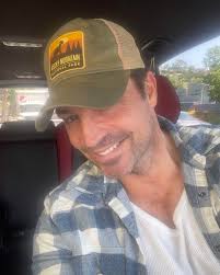 Attention all fans of Brennan Elliot ! It has come to the attention of the  management that inactive members are no longer being recognized as true  fans. In order to stay in