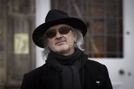 The Big Takeover News The Mission Frontman Wayne Hussey Announces Salad Daze Tour With Evi Vine the mission frontman wayne hussey