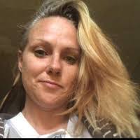 Beth Stapleton's Instagram, Twitter & Facebook