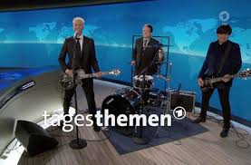 Sportschau is a german sports magazine on broadcaster ard, produced by wdr in cologne. Arzte Auftritt In Den Ard Tagesthemen Berliner Punkband Appelliert In Corona Krise An Politik Kultur Stuttgarter Nachrichten