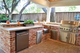 who builds outdoor kitchens near me