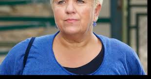 Côté cœur, mimie mathy rencontre en 2003, son mari d'une manière originale. Mimie Mathy Est Decede