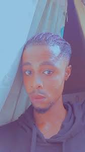 Hi. Any author signed under Shirley here? How is working under her like?