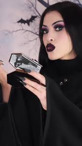 🖤💄💋 New spooky cute mirrors available at @kreepsvillebrand !!! 🦇🖤