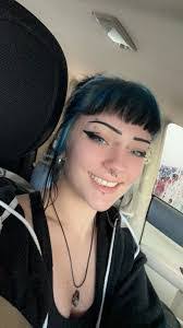 Emily Mauser's Instagram, Twitter & Facebook