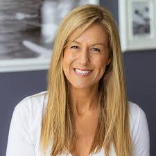 Samantha Caesar's Instagram, Twitter & Facebook