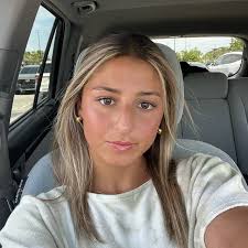 Chloe Lynch (@chloelynch_22) • Instagram photos and videos