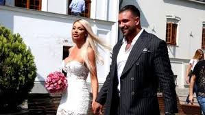 Bianca drăgușanu a susținut că daria radionova a fost iubita lui alex bodi, încă de pe vremea când ei formau un cuplu. Alex Bodi Ii Cere BiancÄƒi DrÄƒguÈ™anu Daune De 200 000 De Euro Are TulburÄƒri Psihice Galerie Foto Galerie Foto Stiri Vedete Si Evenimente Viva Ro