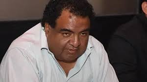 Pablo González ofrece “bajarse” del diálogo