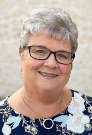 Marilyn Warden's Instagram, Twitter & Facebook