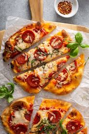 Herb, thin pizza crust, thin pizza crust, sundried tomato. Pepperoni Flatbread Pizza Quick And Easy Hungry Foodie