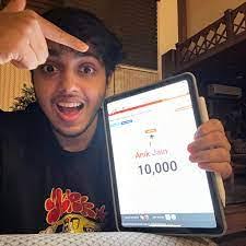 Anik Jain's Instagram, Twitter & Facebook