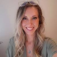 Lindsay Hazlett's Instagram, Twitter & Facebook