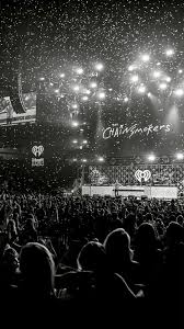 Black And White Crowd Wallpaper Pin By Aubrey Fredrickson On Drew Taggart The Chainsmokers Wallpaper Chainsmokers Concert Chainsmokers
