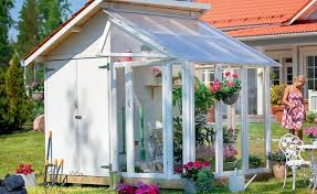 Gartenhaus Kauftipps Aufbau Und Baugenehmigung Gartenhaus Hinterhof Gewachshaus Hintergarten