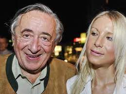 Stellen sie sich vor, eltern richten.weiterlesen auf kenfm.de #tagesdosis @kenfm. Richard Lugner Katzi Soll Einen Neuen Freund Haben Stars Vienna At