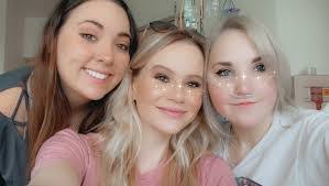 Morgan Stolle's Instagram, Twitter & Facebook