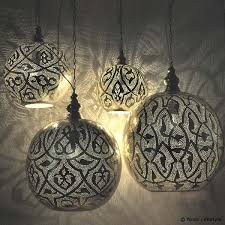 Arabische Lamp Isra Is 1 Van De Meest Populaire Lampen Van Nour Lifestyle Een Egyptische Lamp In Bolvorm Ha Marokkaanse Lamp Hanglamp Kroonluchter Slaapkamer