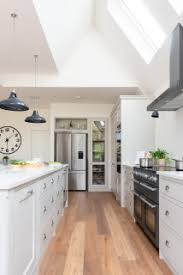 A focus on quality, order and cleaning is still done to the style of the popular shaker for today's kitchens. 75 Beautiful Kitchen With Shaker Cabinets Ideas Designs June 2021 Houzz Uk