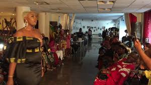 L'origine de cette tradition n'est pas claire, mais on pense qu'elle a commencé à rome après la seconde guerre mondiale. Journee Internationale De La Femme Africaine A Paris Youtube