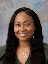 Liz Whalen's Instagram, Twitter & Facebook