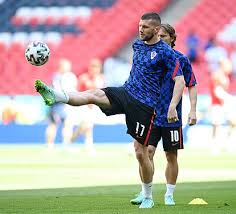 Vrsaljko loses patience on a croatia attack as he lines up a strike from distance from 35 yards, blasting his croatia vs england. Gzc1btfyhecfwm