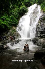 Posted by goenzat channel at 8:19 pm. Ada Curug Bandung Tapi Di Karawang