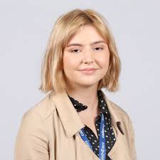 Ashlee Burns's Instagram, Twitter & Facebook