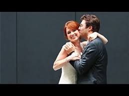 Ellie kemper kisses husband michael koman goodbye at lax airport on june 2, 2013 in los. Ellie Kemper And Her Husband Youtube