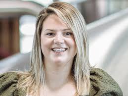 Hannah Dray's Instagram, Twitter & Facebook